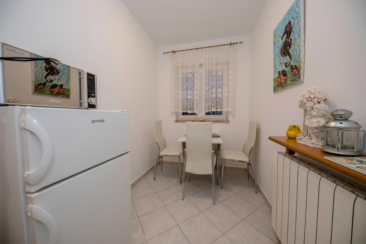 Apartments And Rooms Bolero 라브 외부 사진